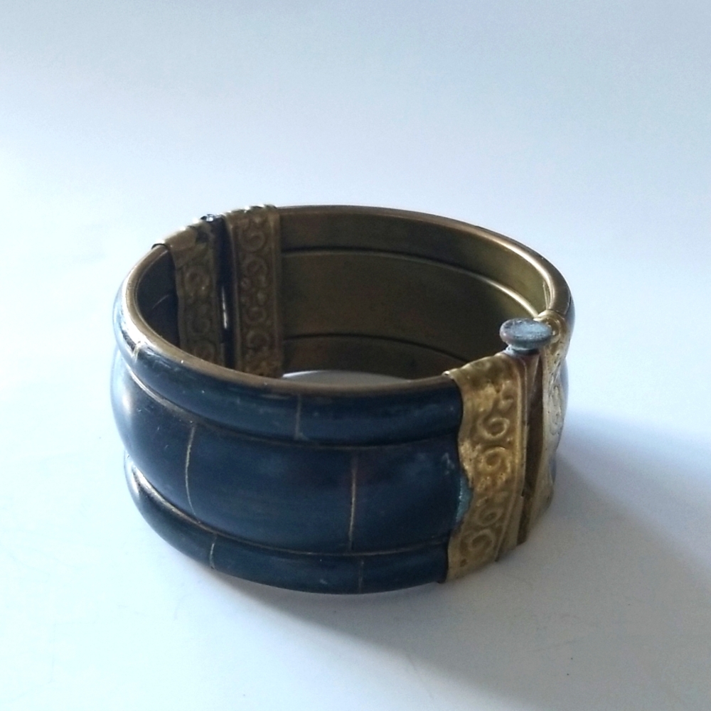 Vintage Black and Gold Bangle Cuff  Bracelet
